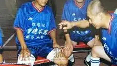 “白俄消防员打造腹肌攻略：14式高效训练，7分钟精华集锦”